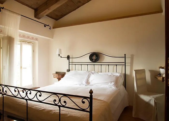 罗卡恩达昂提切尔玛克内酒店 * 圣阿兹吉罗迪奥